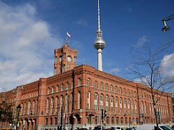 Umfrage zur Abgeordnetenhauswahl: CDU in Berlin vorn - Koalition ohne Mehrheit