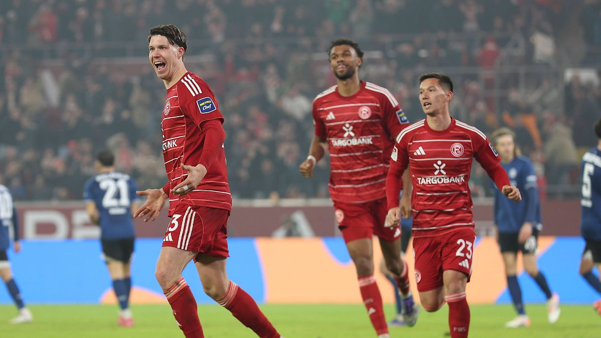 Euphorie-zum-R-ckrunden-Auftakt-Krisen-Fortuna-sch-pft-ganz-sp-t-Hoffnung-im-Abstiegskampf