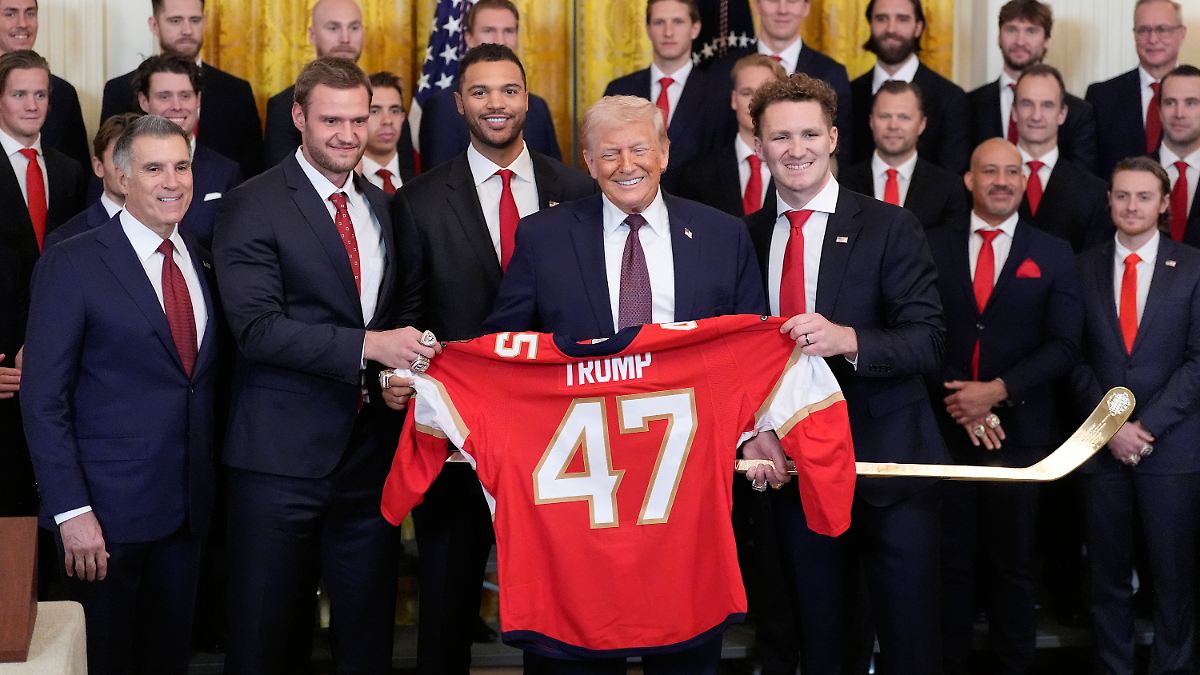 Absturz-des-NHL-Champions-Nach-Besuch-bei-Trump-werden-die-Panthers-gnadenlos-verm-belt
