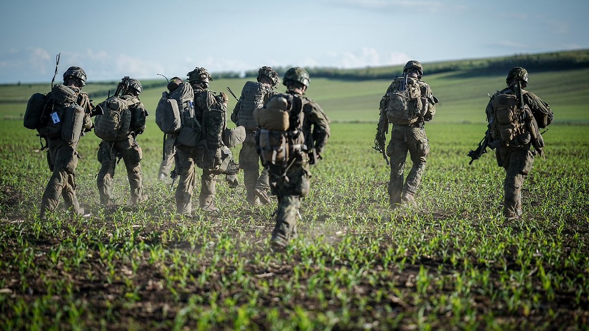 Mit-Dunkelfeldstudie-Wehrbeauftragter-will-Aufkl-rung-nach-Sexismus-Skandal