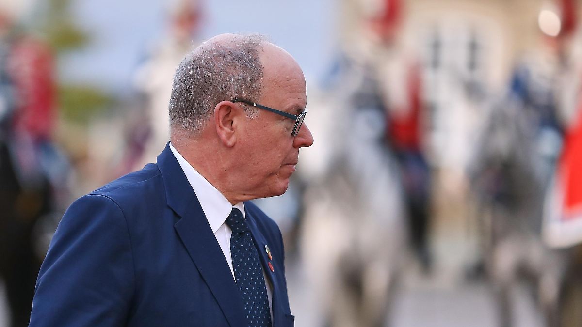 Bei-geplantem-Eingriff-F-rst-Albert-II-bekommt-Stiche-am-Kopf-und-im-Gesicht