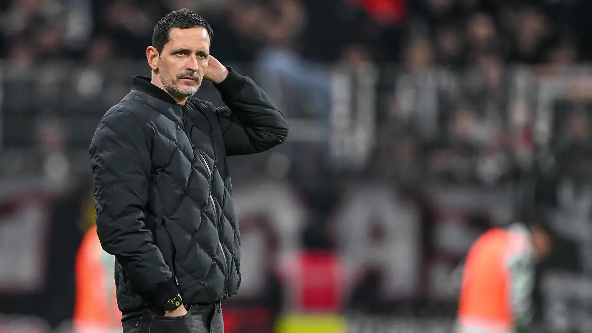 1-Bundesliga-SV-Werder-Bremen-Eintracht-Frankfurt-am-16-01-2026-im-Weserstadion-in-Bremen-Trainer-Dino-Toppmoeller-Topmoeller-Frankfurt-unzufrieden-enttaeuscht-enttaeuscht-niedergeschlagen-Foto-osnapix-Michael-Titgemeyer-DFL-regulations-prohibit-any-use-of-photographs-as-image-sequences-and-or-quasi-video