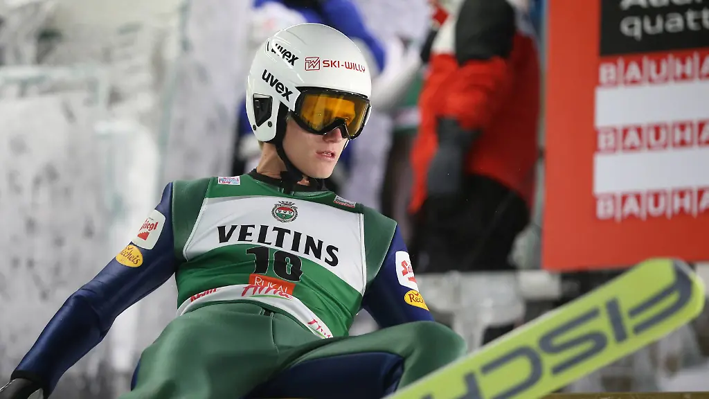 NORDIC-COMBINED-FIS-WC-Ruka-Nordic-2017-KUUSAMO-FINLAND-23-NOV-17-NORDIC-SKIING-NORDIC-COMBINED-Ski-jumping-Skispringen-Ski-nordisch-FIS-World-Cup-Ruka-Nordic-provisional-round-Image-shows-Mika-Vermeulen-AUT