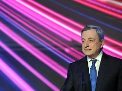 "Großes für Europa geleistet": Karlspreis geht an früheren EZB-Chef Mario Draghi