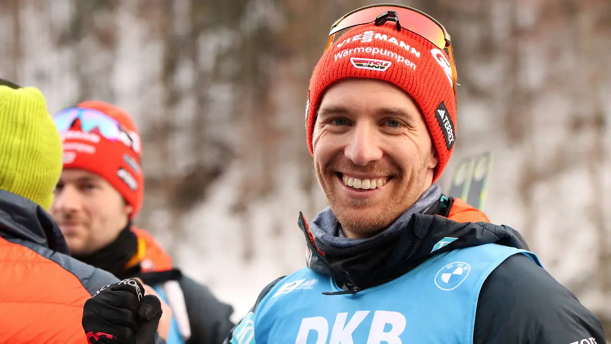 RUHPOLDING-GERMANY-JANUARY-15-Happy-ZOBEL-David-GER-4-3-smiles-into-the-camera-at-the-Men-s-4x7-5-km-Relay-at-the-BMW-IBU-World-Cup-Biathlon-Ruhpolding-on-January-15-2026-in-Ruhpolding-Germany