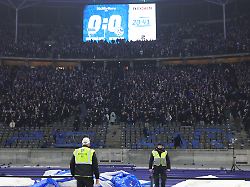 "Massive Polizeigewalt" zuvor?: Schweigen in Berlin: Fan-Kurven boykottieren Tradionsklub-Duell