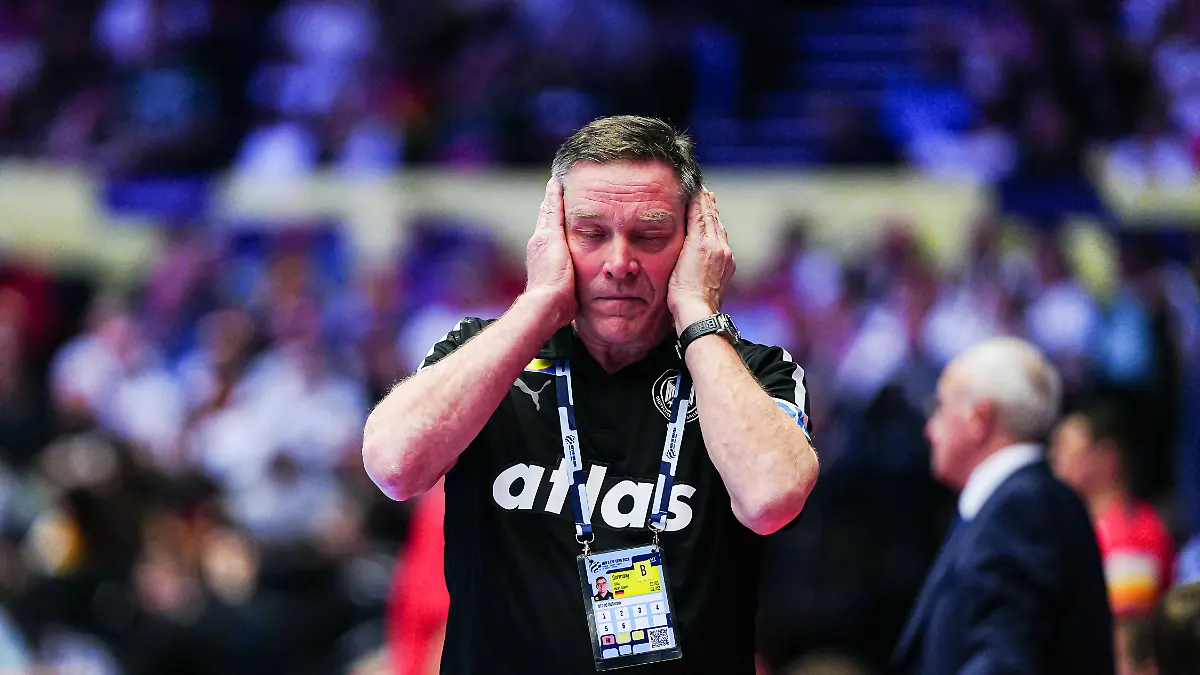 Alfred-Gislason-Deutschland-Trainer-verzweifelt-DEN-Serbien-vs-Deutschland-Handball-EHF-Europameisterschaft-2026-Gruppe-A-Spieltag-2-17-01-2026-DEN-Serbien-vs-Deutschland-Handball-EHF-Europameisterschaft-2026-Gruppe-A-Spieltag-2-17-01