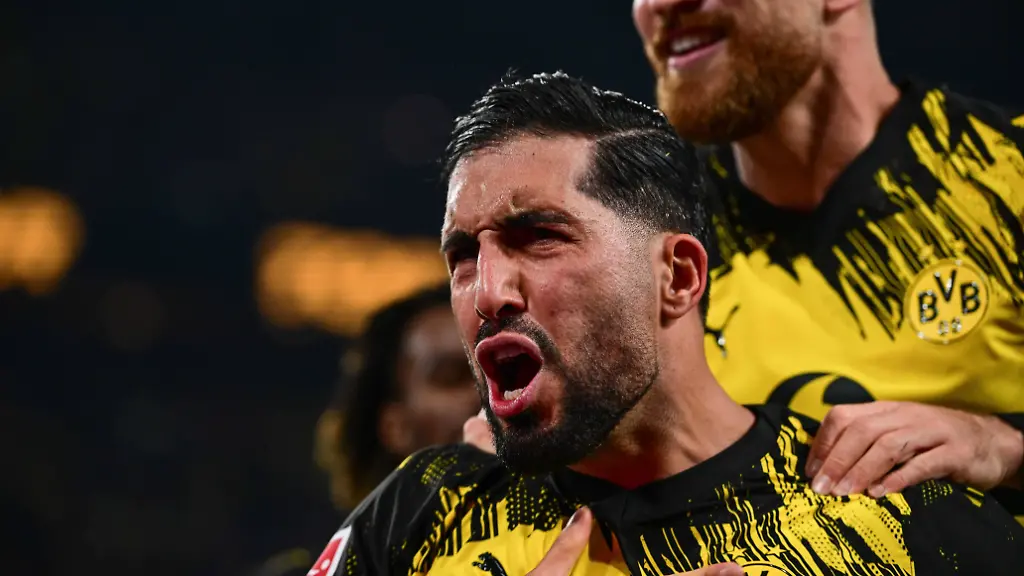 Torjubel-zum-3-2-durch-Emre-Can-23-Borussia-Dortmund-Borussia-Dortmund-vs-FC-St-Pauli-Fussball-1-Bundesliga-18-Spieltag-17-01