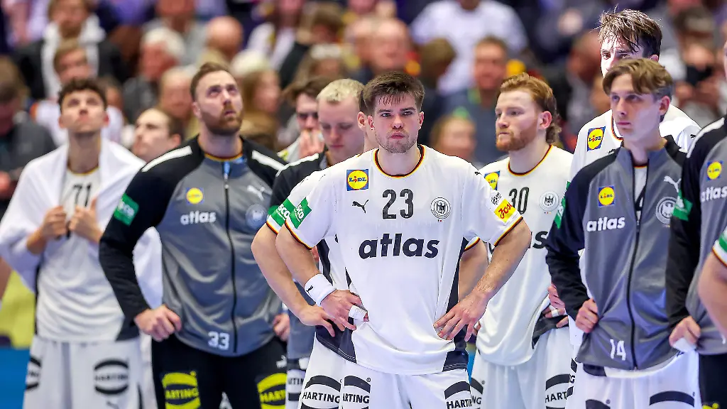 17-01-2026-Handball-Men-s-EHF-EURO-2026-Deutschland-Serbien-Jyske-Bank-Boxen-in-Herning-Daenemark-Preliminary-Round-Enttaeuschte-Gesichter-nach-der-Niederlage-von-Deutschland-gegen-Serbien