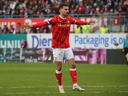 Verletzungsschock für Paderborn: Kaiserslautern vermiest Schmadtke-Comeback und träumt