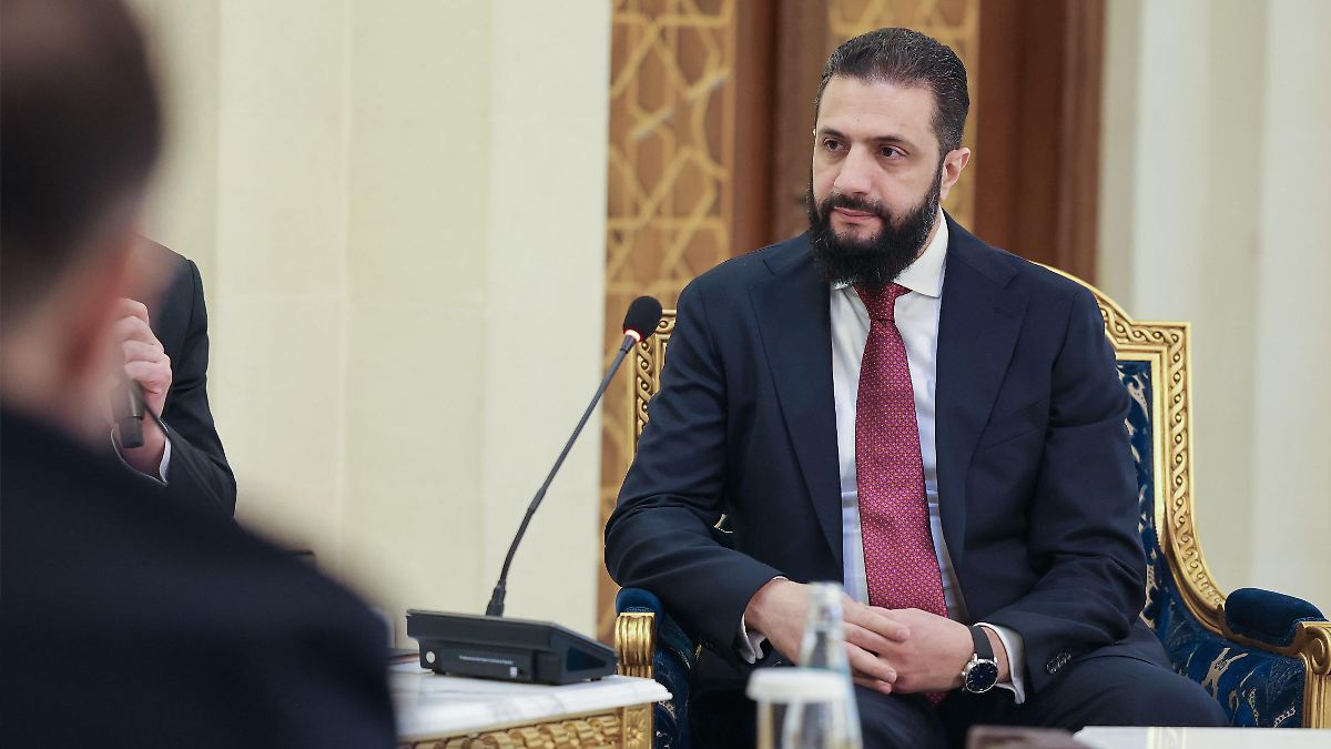 Syrischer-Pr-sident-in-Berlin-Abgeordnete-kn-pfen-Empfang-von-al-Scharaa-an-rote-Linien