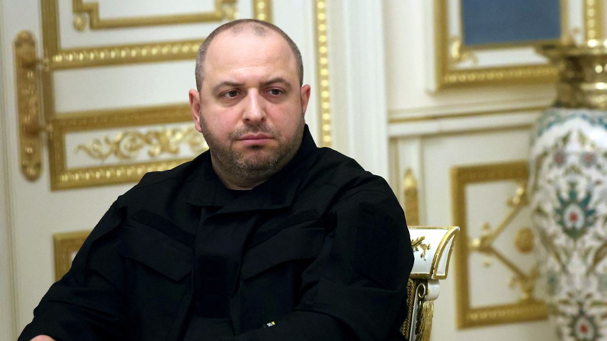 Erste-Unterschrift-in-Davos-Kiew-und-USA-beenden-Gespr-che-und-k-ndigen-neue-an