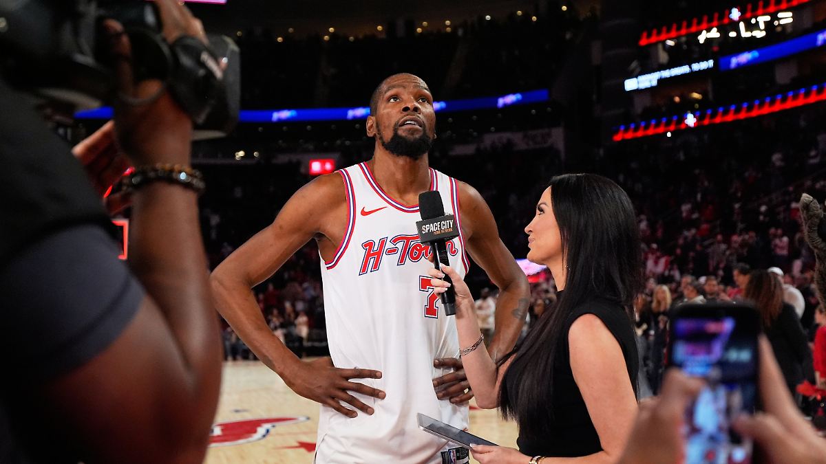 deutsche-ikone-scherzt-kevin-durant-schnappt-sich-sein-idol-dirk-nowitzki