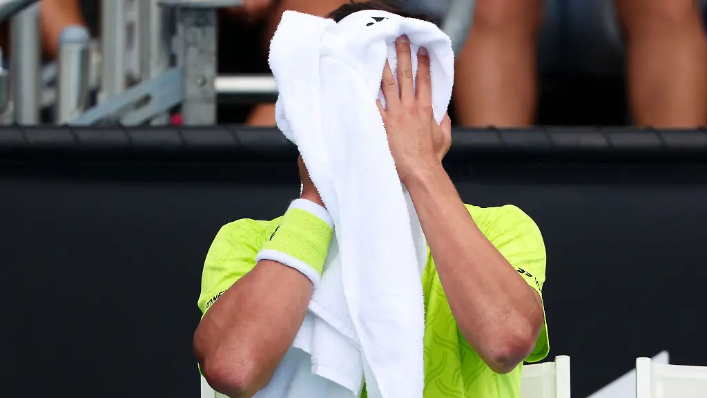 Daniel-Altmaier-traf-in-Melbourne-zwei-Saetze-lang-fast-keinen-Ball