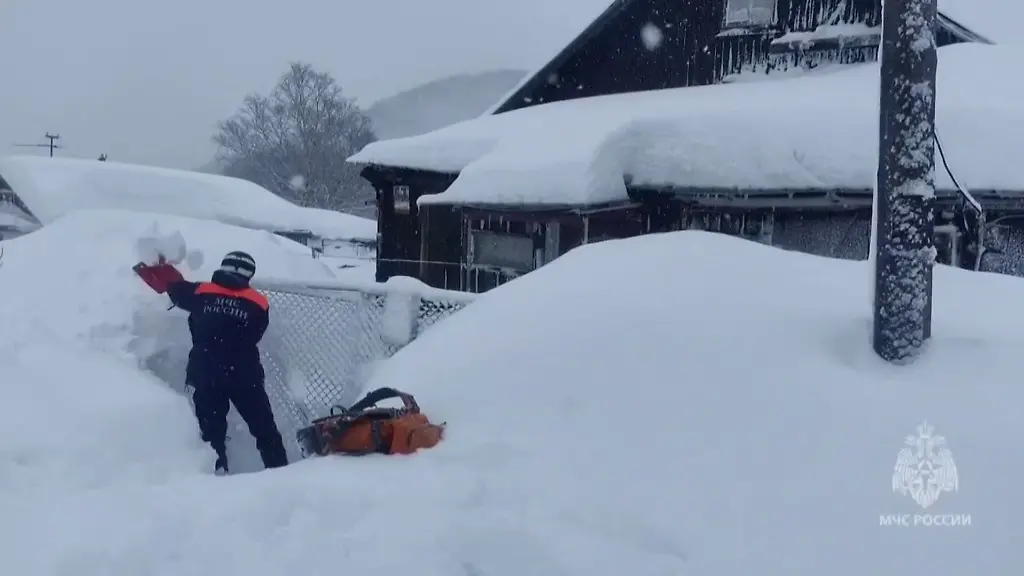 AFP__20260115__92UT2G8__v1__HighRes__RussiaWeatherSnowEmergency