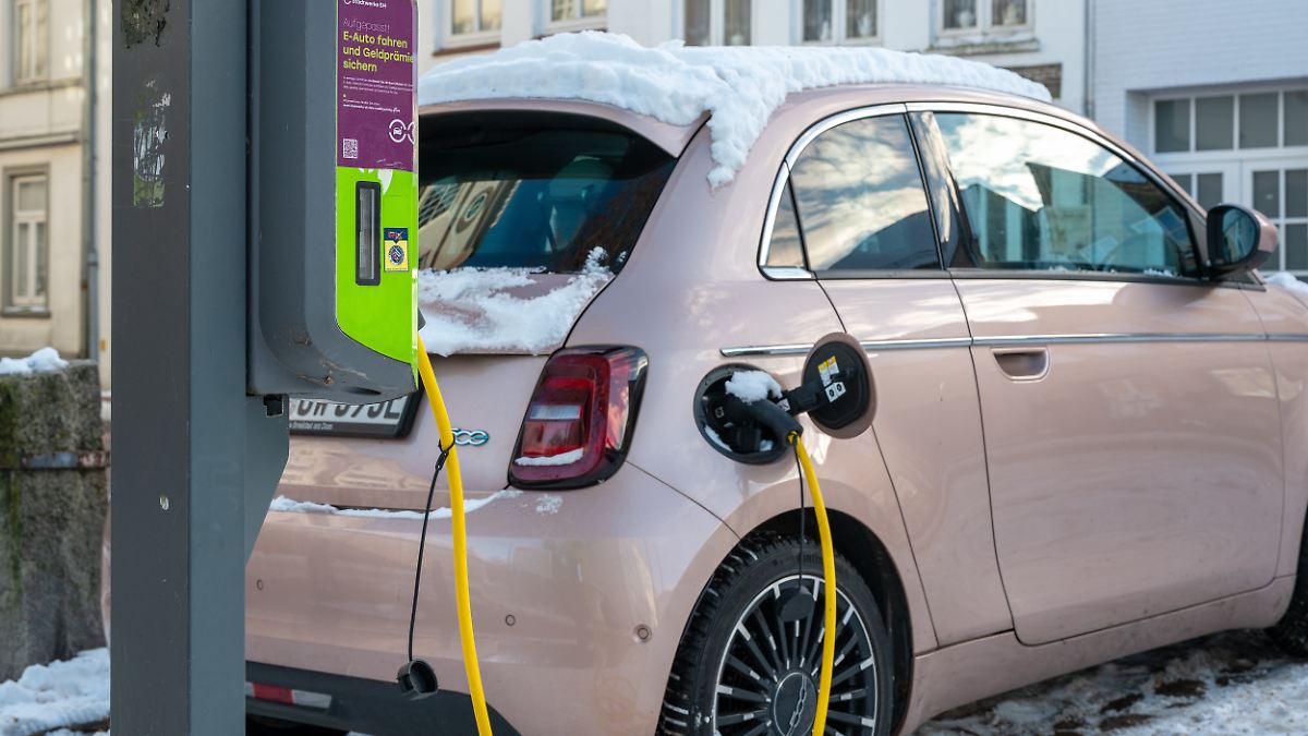 Pr-mie-wird-sozial-gestaffelt-Wer-jetzt-bis-zu-6000-Euro-f-r-ein-E-Auto-bekommt