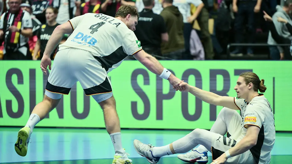 Handball-EM-Serbien-Deutschland-Vorrunde-Gruppe-A-2-Spieltag-Jyske-Bank-Boxen-Johannes-Golla-l-Deutschland-hilft-Juri-Knorr-Deutschland-auf