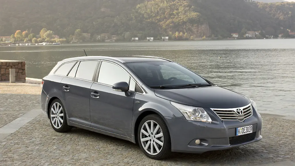 toyota-avensis2