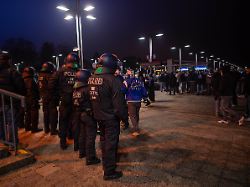 Schwere Vorwürfe gegen Polizei: Erschreckende Gewalt bei Hertha-Spiel beschäftigt die Politik