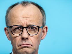 Kanzler reagiert auf Trump: Merz tut ganz harmlos, aber dann droht er doch