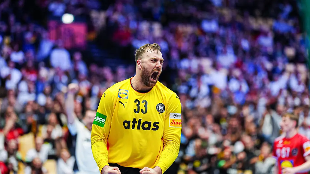 Jubel-nach-Parade-Andreas-Wolff-Deutschland-33-DEN-Deutschland-vs-Oesterreich-Handball-EHF-Europameisterschaft-2026-Gruppe-A-Spieltag-1-15-01