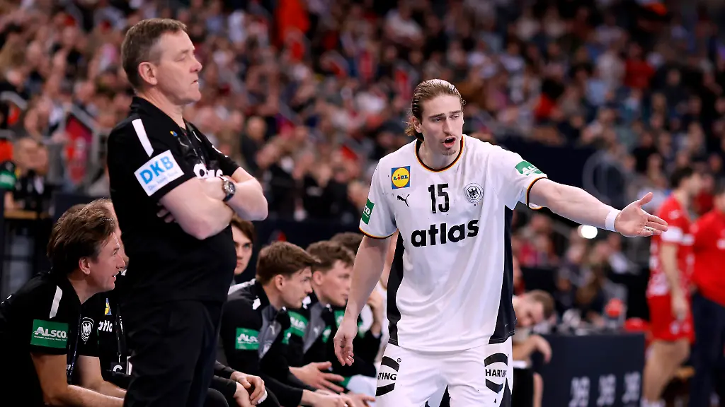 GISLASON-Alfred-Trainer-Team-Deutschland-mit-KNORR-Juri-DHB-Handball-Laenderspiel-Deutschland-Kroatien-am-11-01