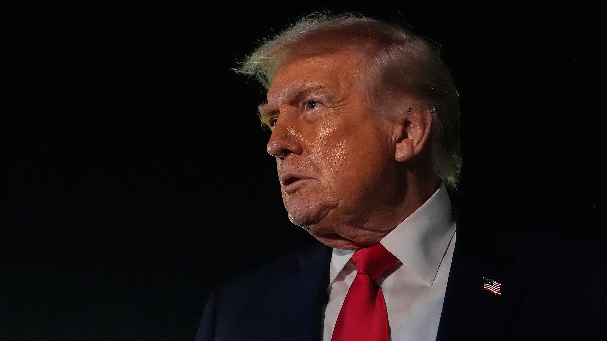 Nach-Absage-f-r-Friedensrat-Trump-droht-Paris-mit-saftigen-Z-llen-auf-Wein-und-Champagner