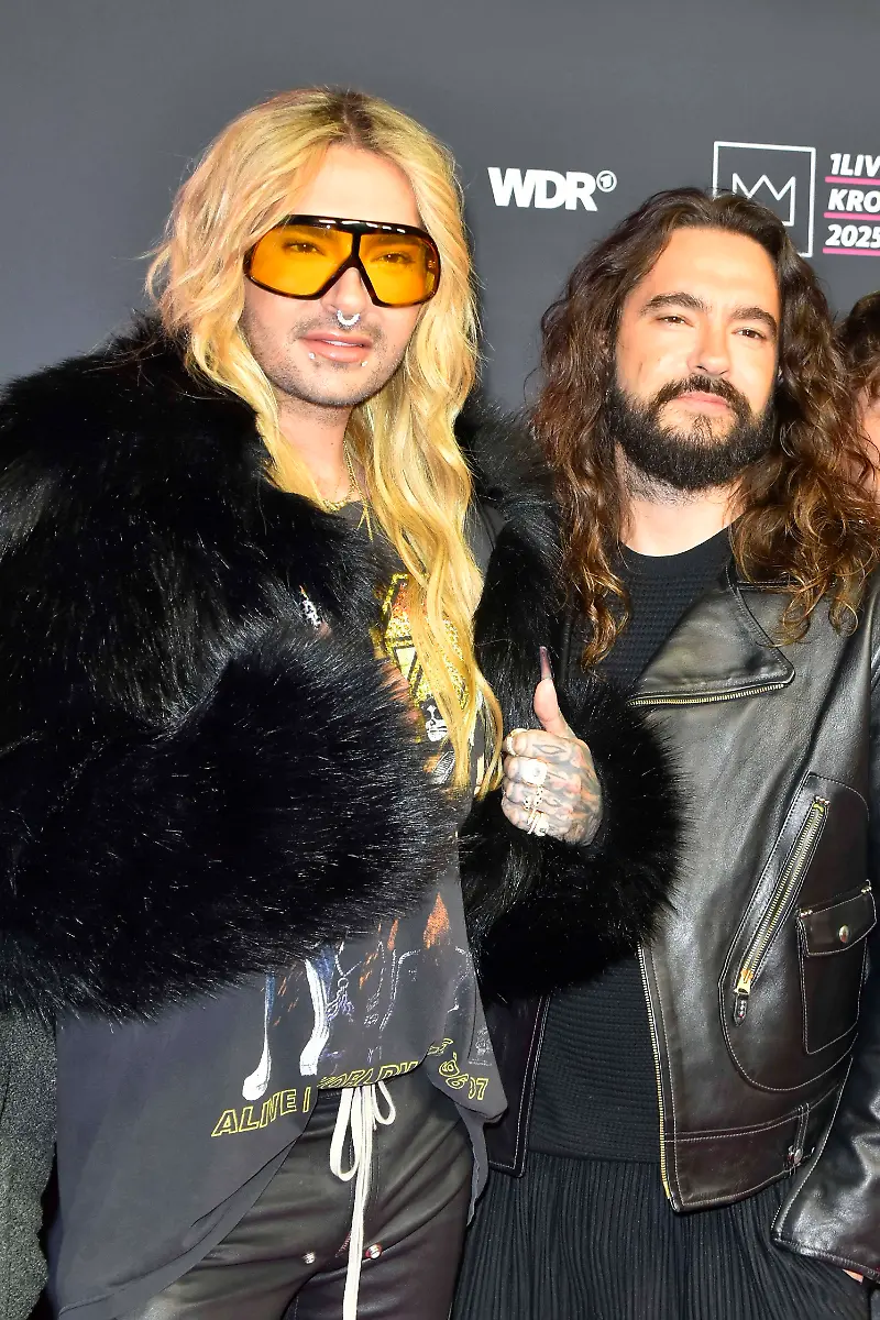 ABBbielefeld-Tokio-Hotel-Bill-Kaulitz-Tom-Kaulitz-Musiker-zu-Gast-auf-dem-roten-Teppich-bei-der-Verleihung-des-WDR-Musikpreis-1-Live-Krone-im-Lokschuppen-Bielefeld-am-04-12