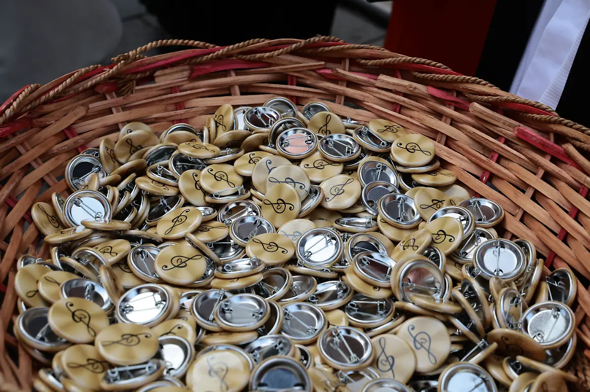 Venice-Italy-As-announced-during-the-last-press-conference-on-the-occasion-of-the-upcoming-New-Year-s-Concert-broadcast-live-worldwide-on-Rai-1-the-workers-of-the-Gran-Teatro-La-Fenice-announce-that-they-will-be-at-their-regular-posts-to-honor-their-commitment-to-the-audience-and-the-Institution-And-to-demonstrate-once-again-the-immense-respect-that-binds-us-to-our-theater-and-our-audience-each-worker-will-wear-a-self-funded-pin-designed-to-represent-the-love-for-art-and-the-commitment-we-dedicate-to-music-every-day-For-the-January-1st-concert-the-pin-will-also-be-donated-to-the-audience-in-attendance-With-this-gesture-the-orchestra-professors-choir-artists-and-all-the-technical-and-administrative-staff-intend-to-make-visible-their-unity-and-determination-in-defending-the-dignity-of-work-and-the-future-of-the-Theater-The-extraordinary-participation-in-the-fundraiser-and-the-numerous-requests-received-from-all-over-Italy-and-from-colleagues-at-many-opera-and-symphony-foundations-and-musical-and-cultural-organizations-demonstrate-how-deeply-this-initiative-is-felt-the-pin-is-no-longer-a-simple-distinctive-sign-but-has-become-the-authentic-symbol-of-the-unity-and-determination-of-the-workers-at-La-Fenice-Thank-you-all