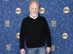 Nach Missbrauchsvorwürfen: Amazon entfernt Timothy Busfield aus Film