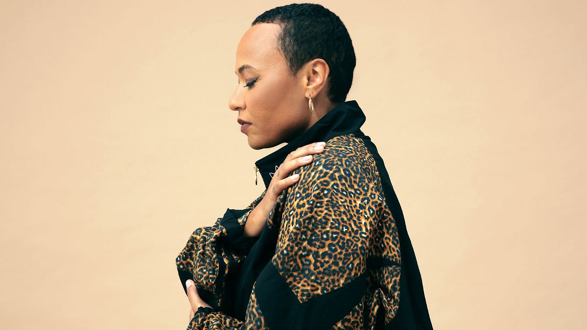 Trennung-schon-vor-Monaten-Emeli-Sand-bl-st-Hochzeit-mit-Freundin-ab