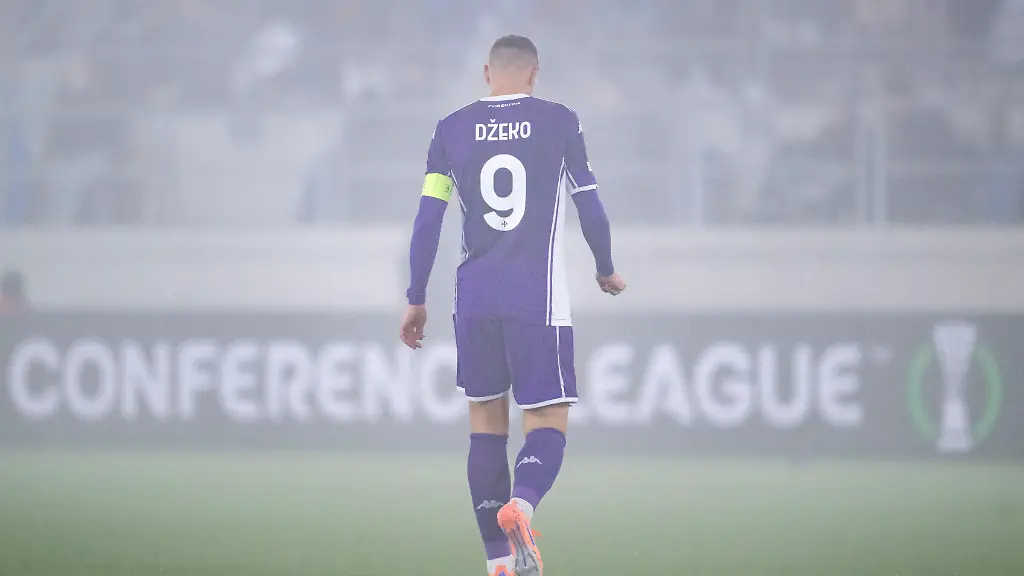 Fiorentina-s-Edin-Dzeko-reacts-during-the-League-phase-soccer-matchday-6-of-the-UEFA-Conference-League-between-FC-Lausanne-Sport-LS-and-ACF-Fiorentina-at-the-stade-de-la-Tuiliere-stadium-in-Lausanne-Switzerland-Thursday-December-18-2025