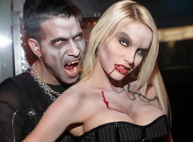 Marc-Terenzi-Freundin-Gina-Lisa-Lohfink-Vampir-Party-Titty-Twister-Night-im-Berliner-Club-La-Catrina-Schoenhauser-Allee