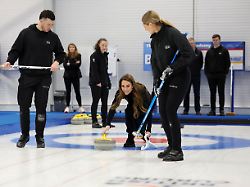 Nach dem Sport in den Pub: William und Kate messen sich im Curling