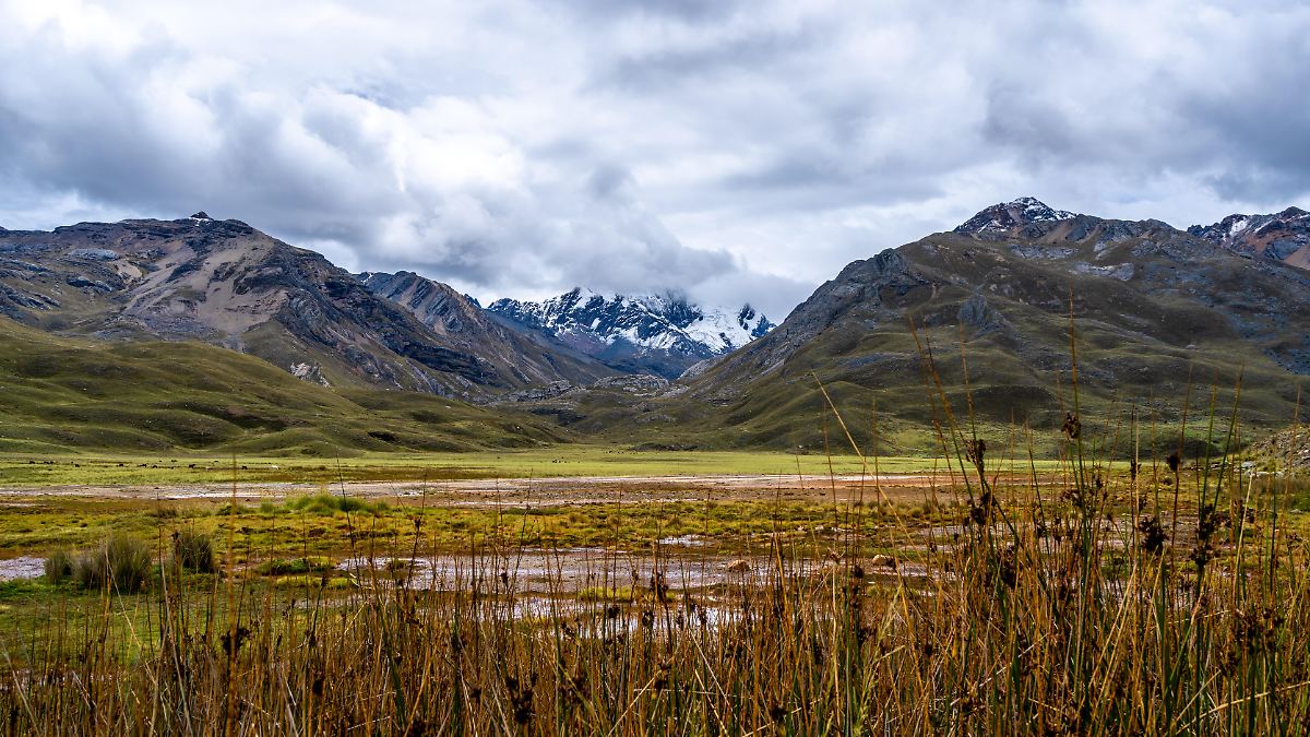 Blitzschlag-ins-Zelt-Deutscher-Tourist-stirbt-w-hrend-Unwetter-in-den-Anden