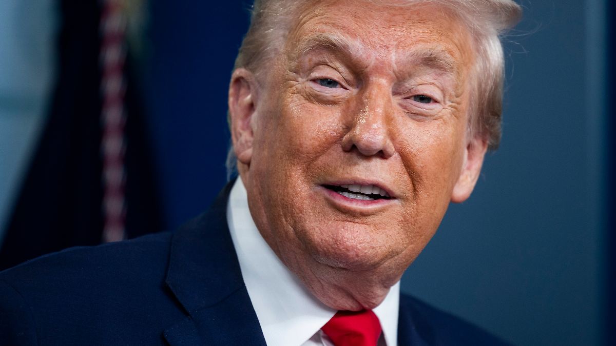 Emirate-und-Bahrain-auch-dabei-Erstes-europ-isches-Land-tritt-Trumps-Friedensrat-bei