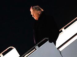 "Kleines elektrisches Problem": Auf dem Weg nach Davos: Trumps Flugzeug muss umkehren