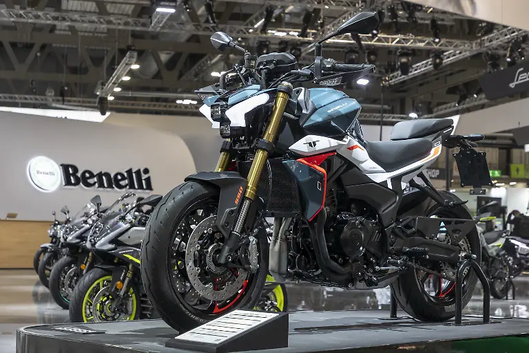 Auf-der-EICMA-2025-in-Mailand-feierte-die-Benelli-TNT-550-Premiere