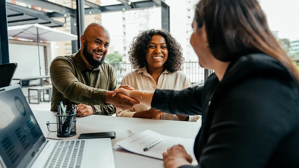 Finanzmaerkte-im-Abwaertstrend-nach-geopolitischen-Schocks-digitale-Vermoegensverwaltungen-sollen-Anlegern-helfen-Risiken-zu-steuern