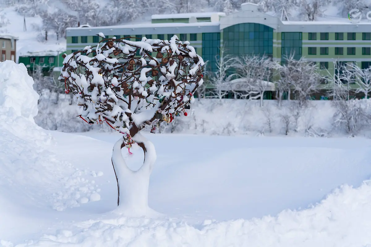 Kamchatka-Peninsula-experiences-the-heaviest-snowfall-in-the-last-30-years-KAMCHATKA-RUSSIA-JANUARY-19-A-view-of-the-heaviest-snowfall-in-the-past-30-years-is-seen-in-Kamchatka-Peninsula-Russia-on-January-19-2026-The-real-conditions-and-daily-life-on-streets-and-avenues-are-seen-after-images-of-the-snowfall-spread-widely-on-social-media-Alexander-A-Piragis-Anadolu-Kamchatka-Russia-Editorial-use-only-Please-get-in-touch-for-any-other-usage-PUBLICATIONxNOTxINxTURxUSAxCANxUKxJPNxITAxFRAxAUSxESPxBELxKORxRSAxHKGxNZL-Copyright-x2026xAnadoluxAlexanderxA