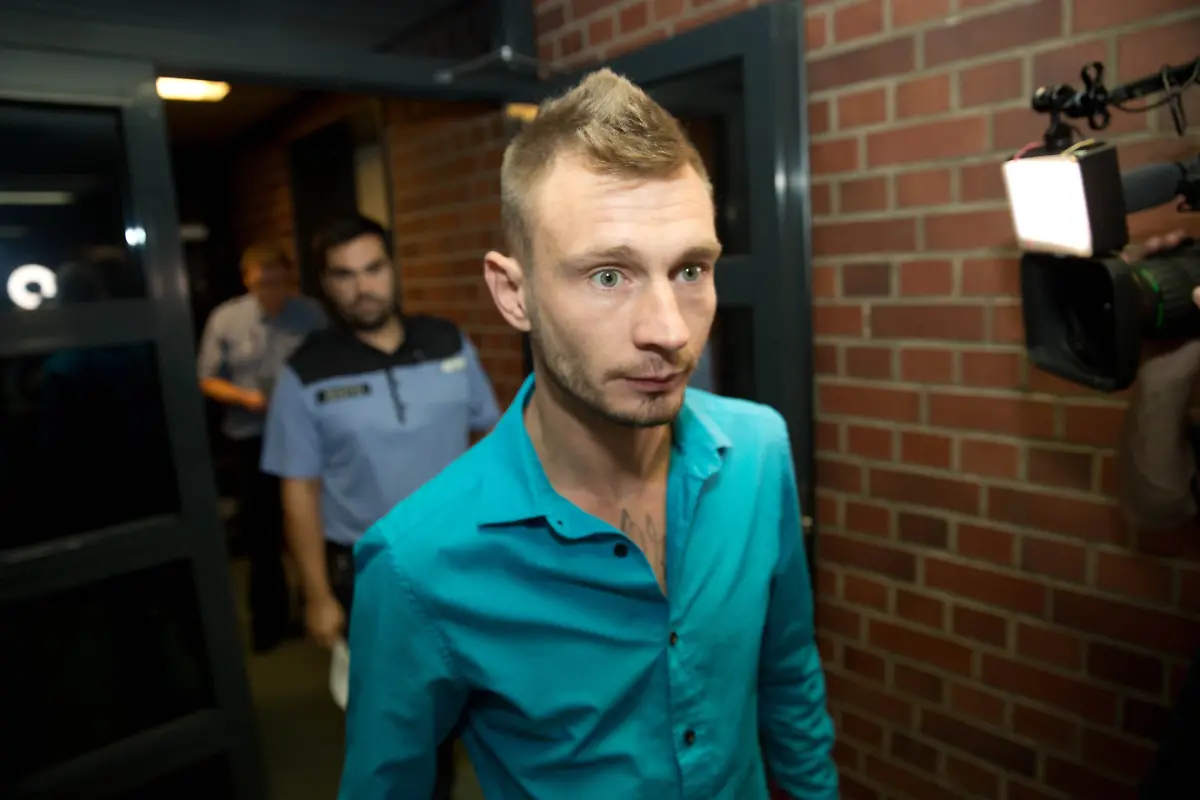 Der-Zeuge-Sebastian-Castillo-Pinto-kommt-zur-Verhandlung-gegen-Gina-Lisa-Lohfink-am-08-08-2016-ins-Amtsgericht-Tiergarten-in-Berlin