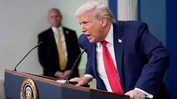 2026-01-21T081815Z_1658240414_RC285JA9LG6C_RTRMADP_3_USA-FED-COOK (1)
