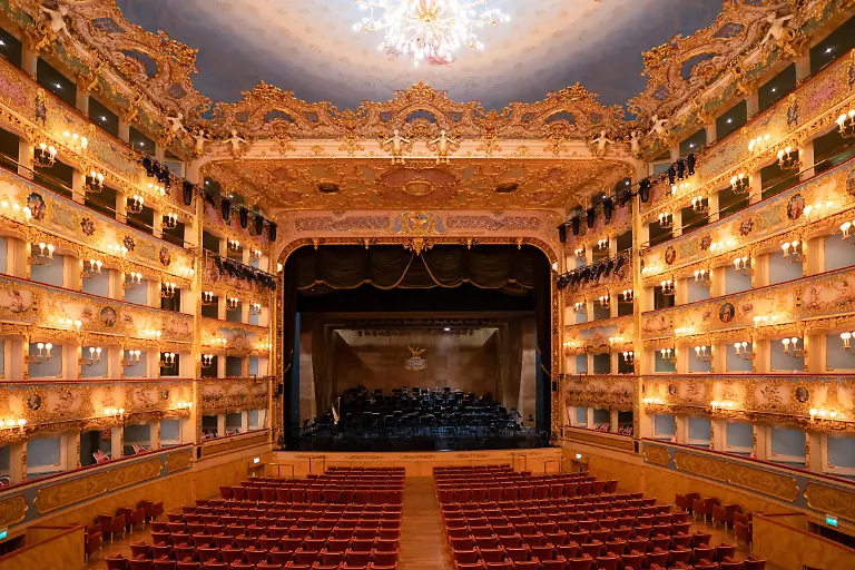 Interior-of-the-Gran-Teatro-La-Fenice-Venezia-Venice-Veneto-Italy-Europe