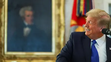 2020-12-07T175531Z_1479276245_RC2HIK9L3OFW_RTRMADP_3_USA-TRUMP