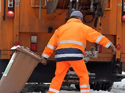 Ab in den Müll: Keine Eis-Tonne: Wie Sie eingefrorene Abfälle vermeiden