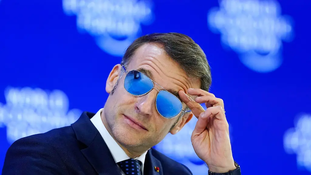 Mit-diesem-Foto-von-Macron-wirbt-der-Hersteller-inzwischen-fuer-die-Luxusbrille-Archivbild