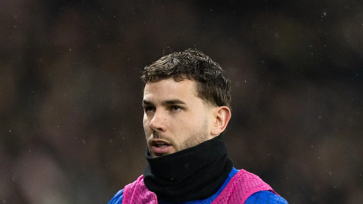 PARIS-FRANCE-JANUARY-16-Lucas-Hernandez-of-Paris-Saint-Germain-during-the-French-Ligue-1-L1-football-match-between-Paris-Saint-Germain-PSG-and-Lille-LOSC-at-Parc-des-Princes-stadium-in-Paris