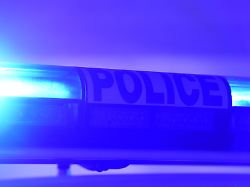 Baby überlebt unversehrt: Nizza: Unbekannte erschießen junge Mutter im Auto