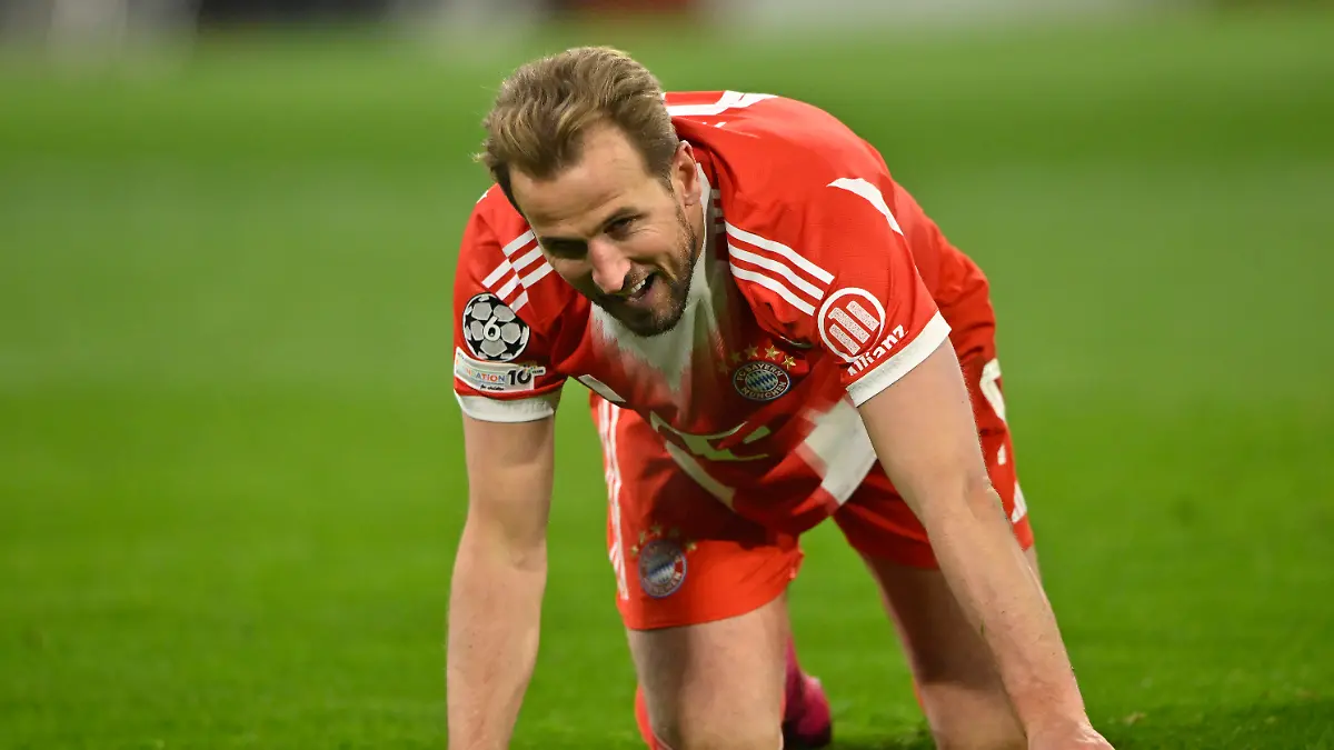 Harry-Kane-FC-Bayern-Muenchen-FCB-09-am-Boden-FC-Bayern-Muenchen-FCB-vs-R-Union-Saint-Gilloise-Spieltag-7-21-01-2026-DFL-REGULATIONS-PROHIBIT-ANY-USE-OF-PHOTOGRAPHS-AS-IMAGE-SEQUENCES-AND-OR-QUASI-VIDEO-FC-Bayern-Muenchen-FCB-vs-R