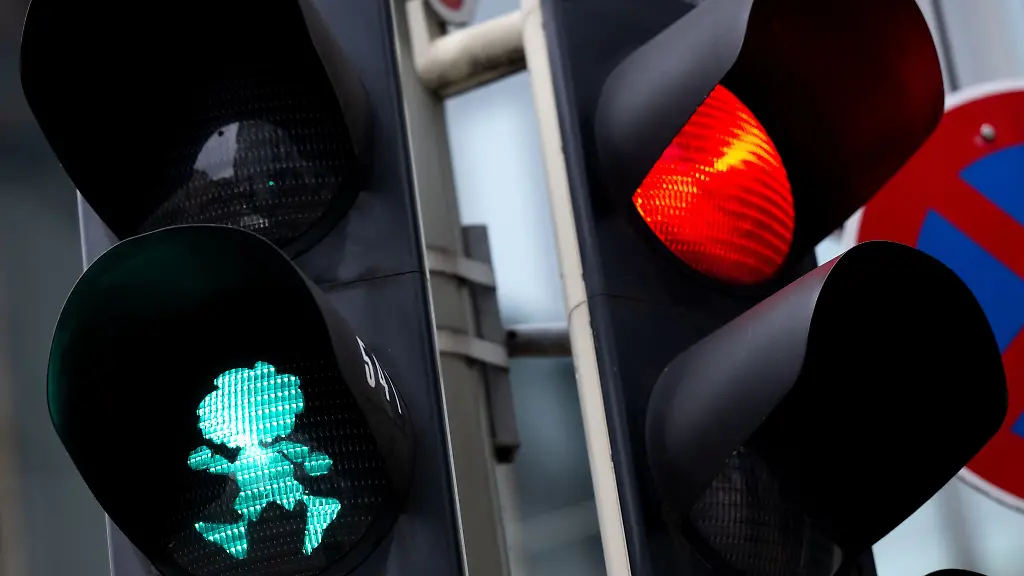 Eine-Ampel-hat-er-schon-aber-sollte-der-Pumuckl-auch-Namensgeber-einer-Strasse-werden-Symbolbild